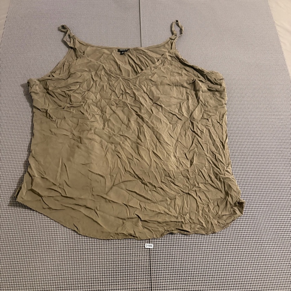 Torrid Womens Olive Green V-Neck Adjustable Strap Cami Top Size 5